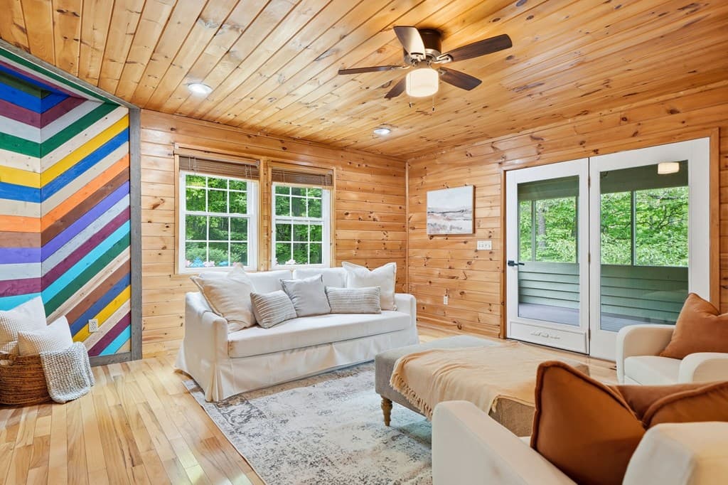946 Laurel Circle, Blue Ridge GA 30513 - Photo