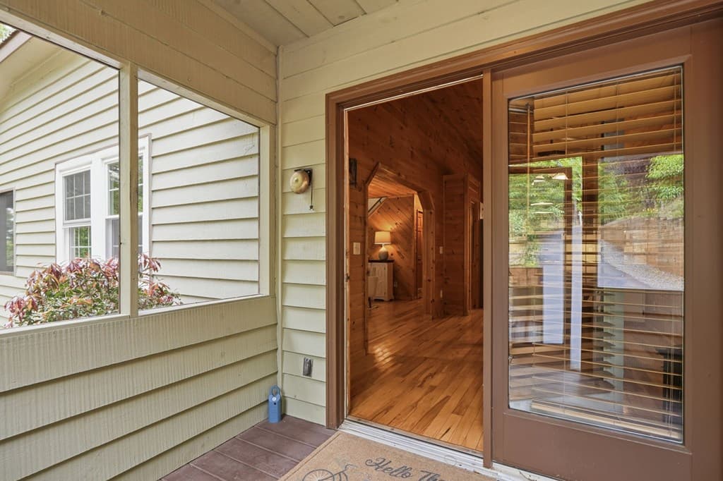 946 Laurel Circle, Blue Ridge GA 30513 - Photo