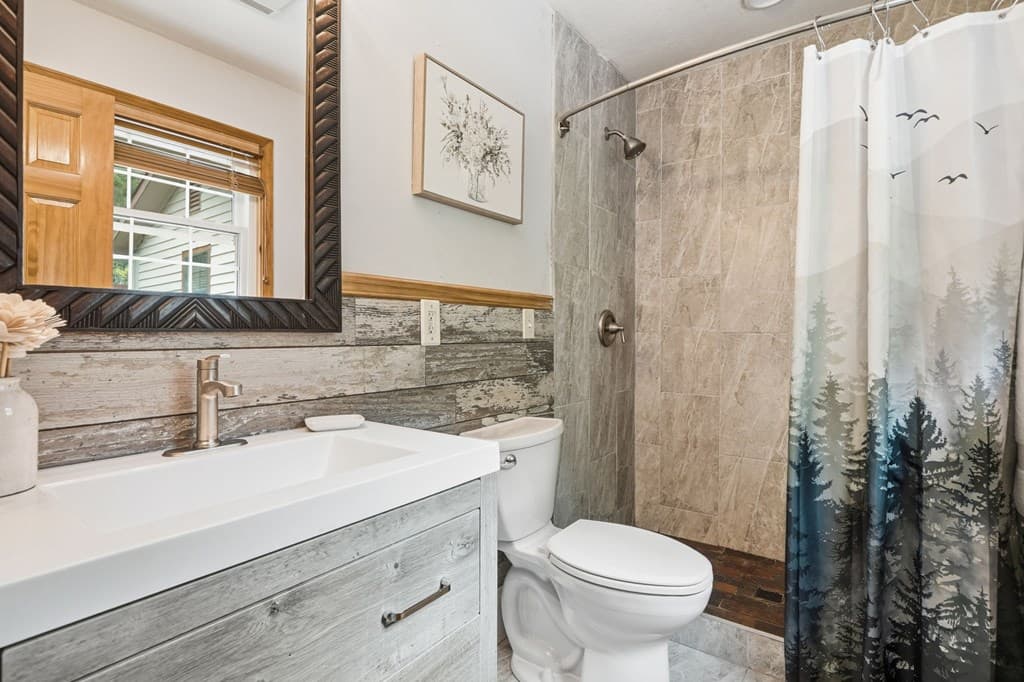 946 Laurel Circle, Blue Ridge GA 30513 - Photo