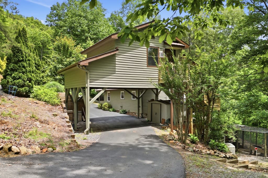 946 Laurel Circle, Blue Ridge GA 30513 - Photo