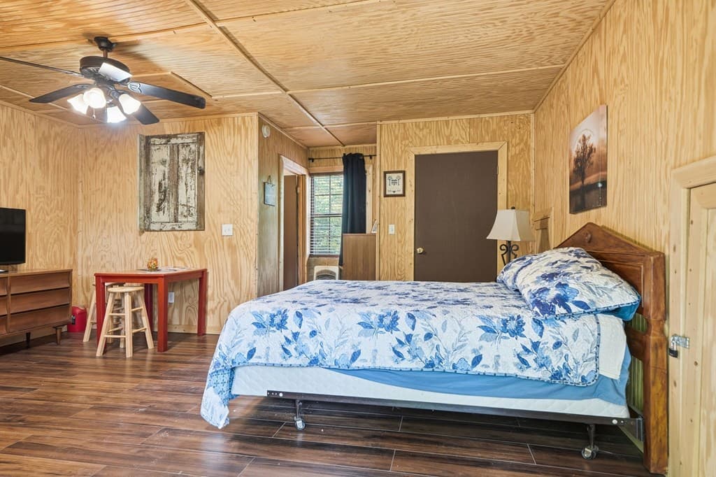 946 Laurel Circle, Blue Ridge GA 30513 - Photo