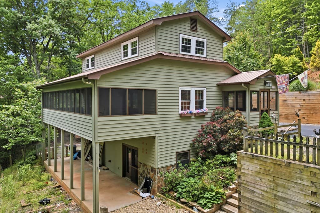 946 Laurel Circle, Blue Ridge GA 30513 - Photo