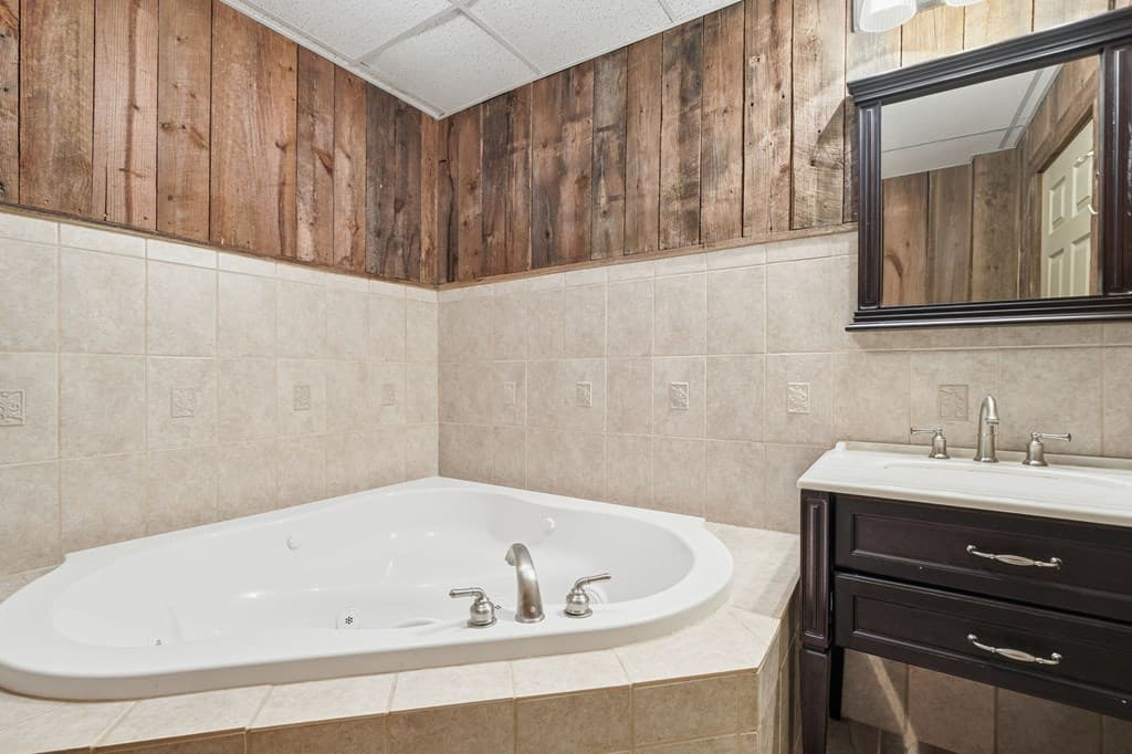 946 Laurel Circle, Blue Ridge GA 30513 - Photo