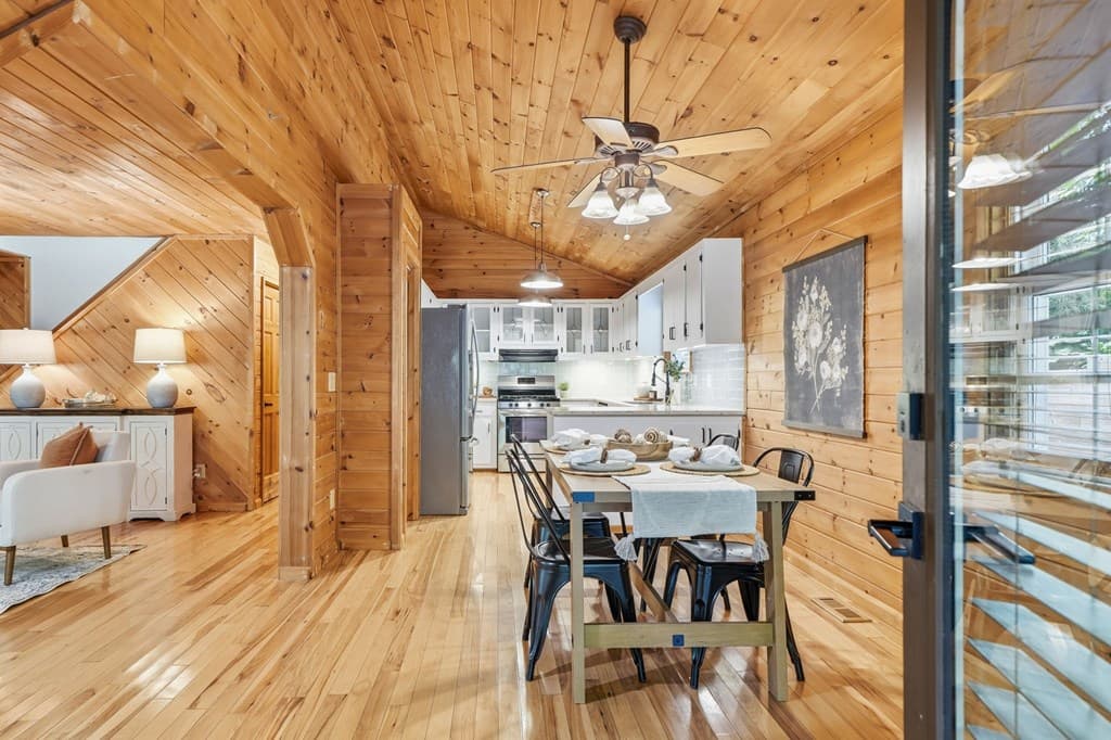 946 Laurel Circle, Blue Ridge GA 30513 - Photo
