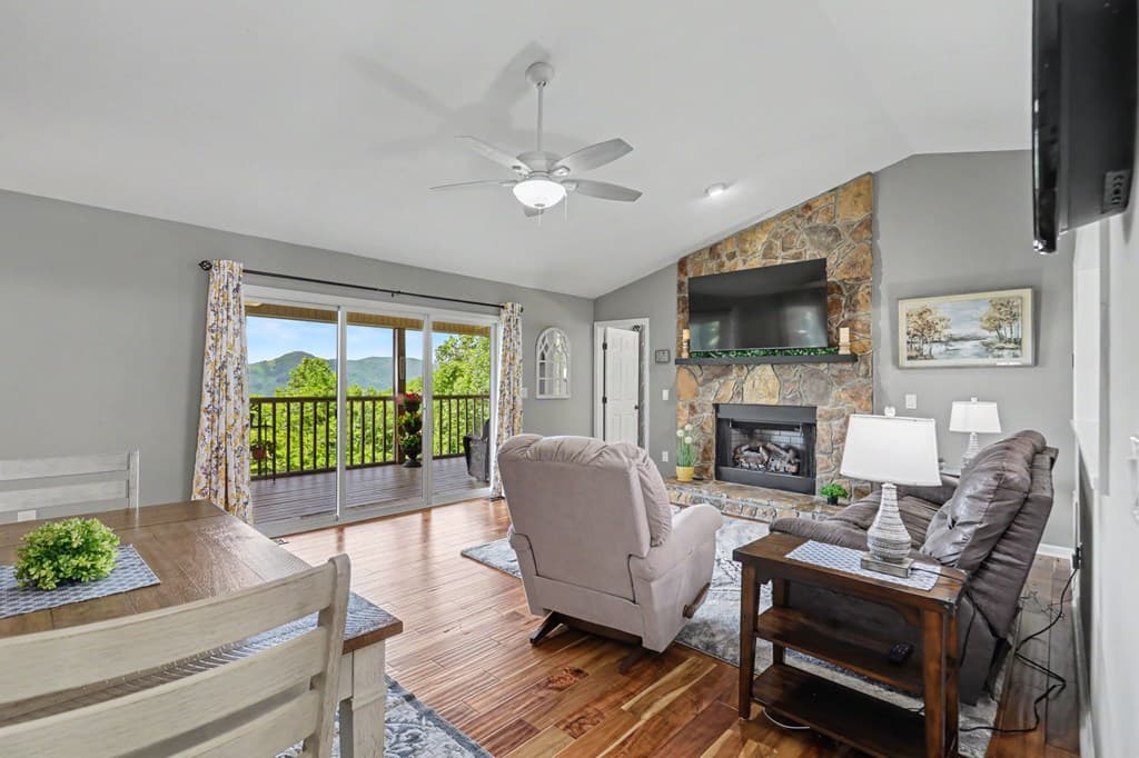 1157 Summit Way, Blairsville GA 30512 - Photo