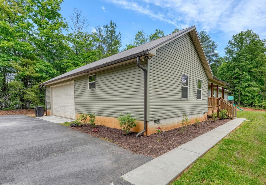 290 Butterball Boulevard, Murphy NC 28906 - Photo