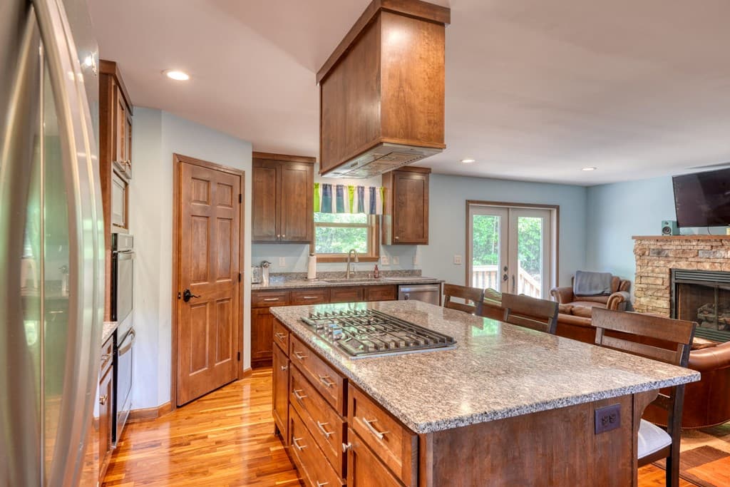 290 Butterball Boulevard, Murphy NC 28906 - Photo