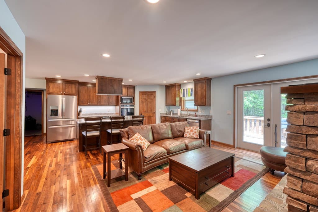 290 Butterball Boulevard, Murphy NC 28906 - Photo
