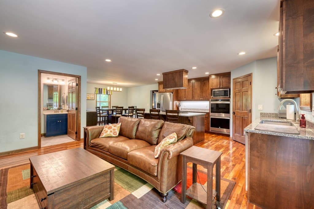290 Butterball Boulevard, Murphy NC 28906 - Photo