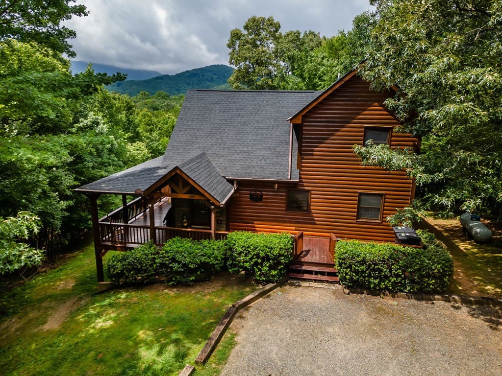 93 Deer Hunter Trail, Blue Ridge GA 30513 - Photo