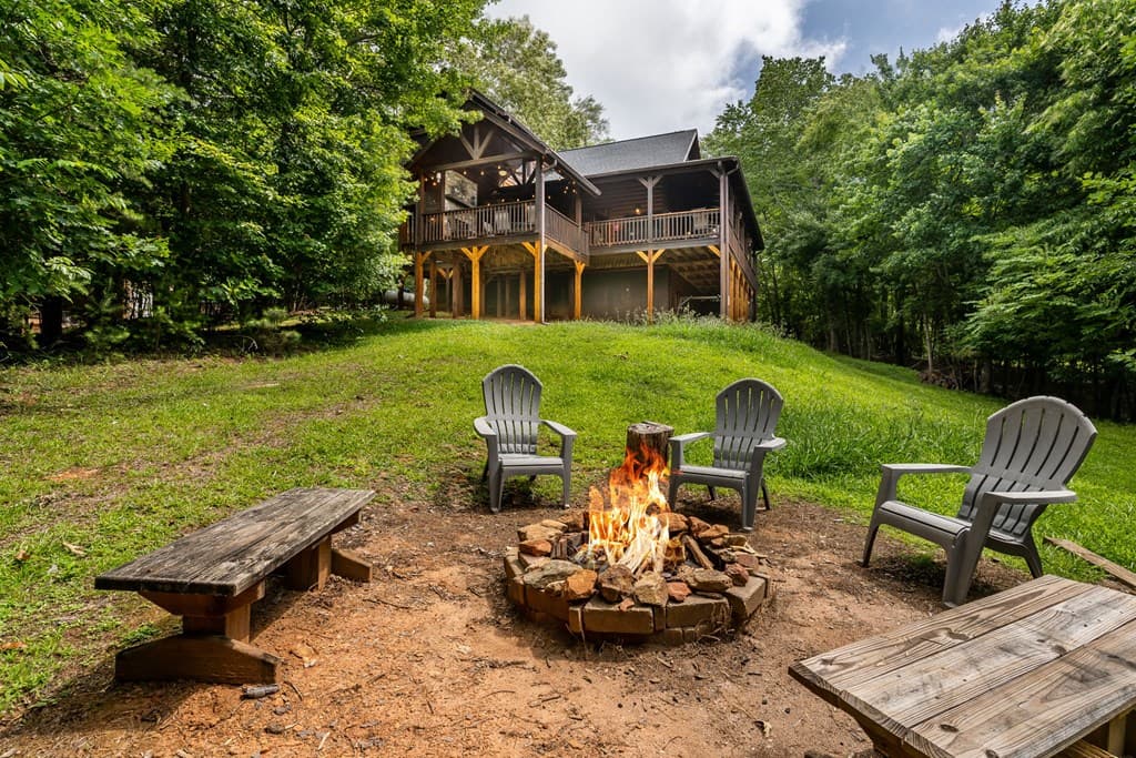 93 Deer Hunter Trail, Blue Ridge GA 30513 - Photo