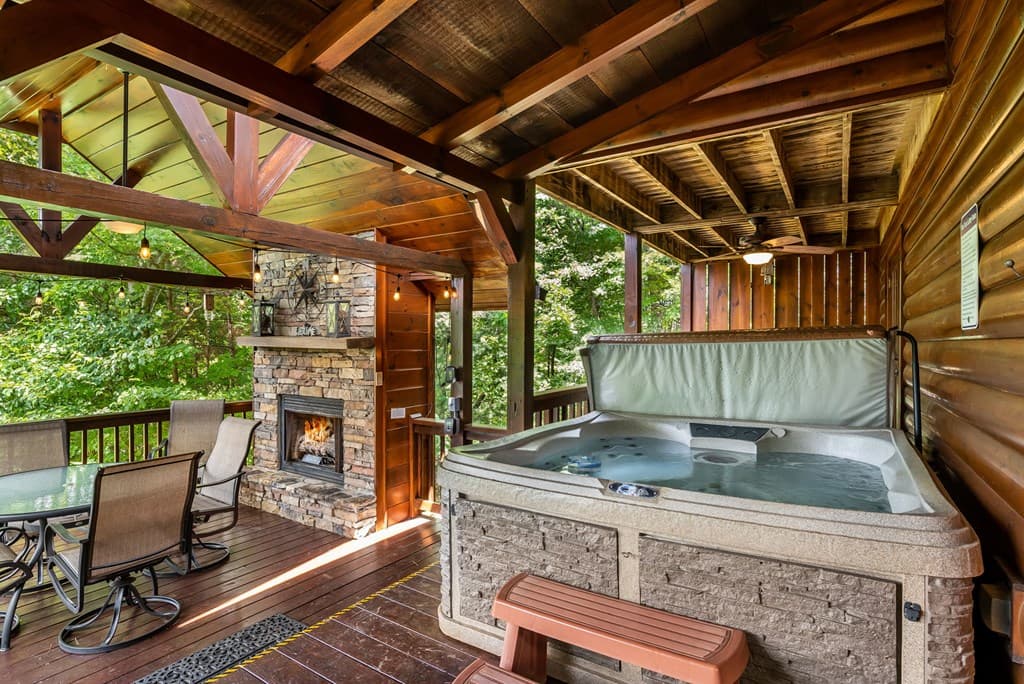 93 Deer Hunter Trail, Blue Ridge GA 30513 - Photo