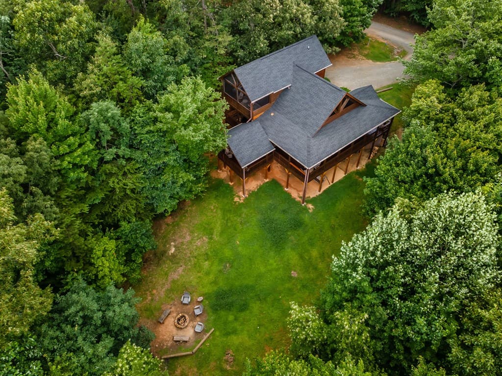 93 Deer Hunter Trail, Blue Ridge GA 30513 - Photo