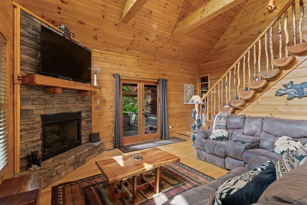 93 Deer Hunter Trail, Blue Ridge GA 30513 - Photo