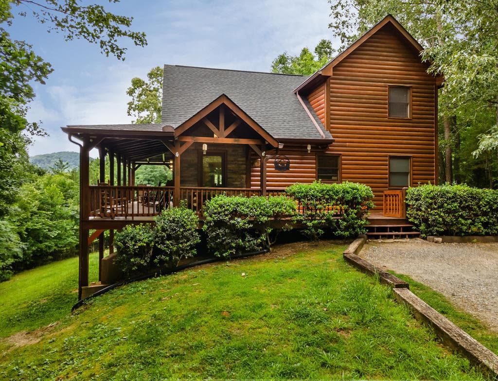 93 Deer Hunter Trail, Blue Ridge GA 30513 - Primary photo