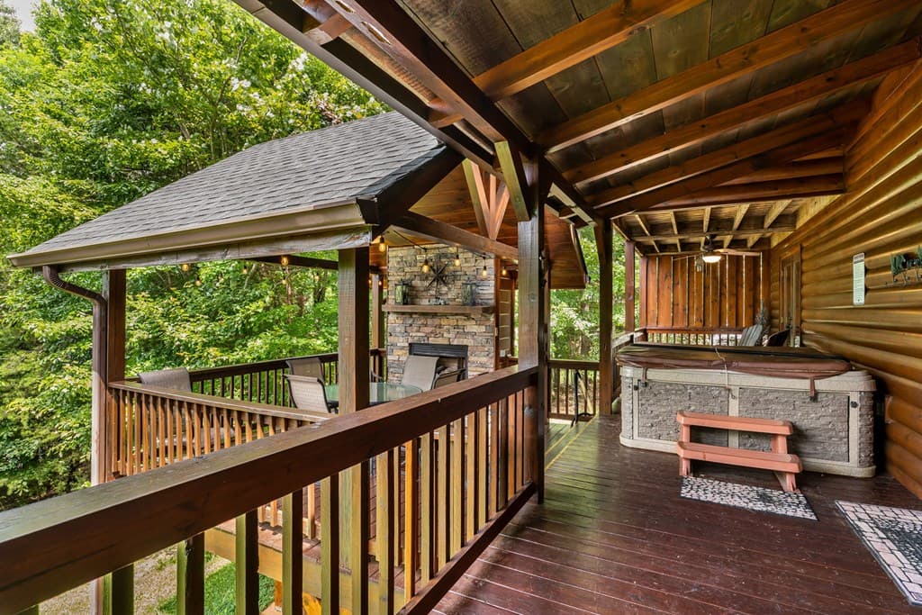 93 Deer Hunter Trail, Blue Ridge GA 30513 - Photo