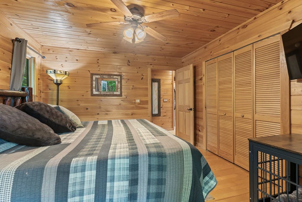 93 Deer Hunter Trail, Blue Ridge GA 30513 - Photo