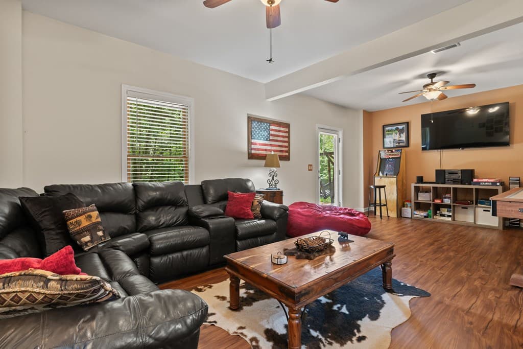93 Deer Hunter Trail, Blue Ridge GA 30513 - Photo