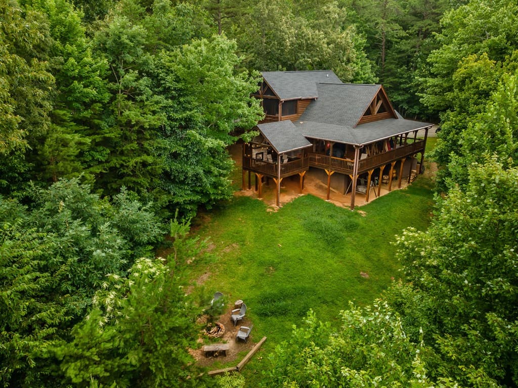 93 Deer Hunter Trail, Blue Ridge GA 30513 - Photo