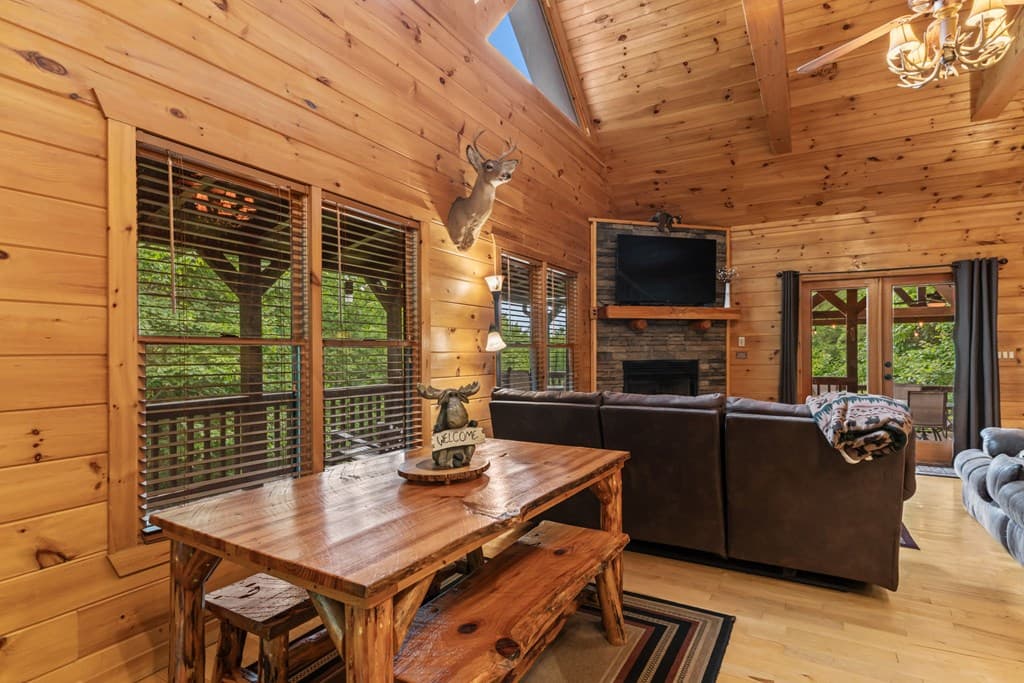 93 Deer Hunter Trail, Blue Ridge GA 30513 - Photo