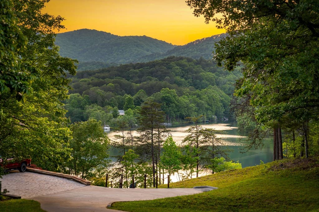 100 Lakeview Drive, Turtletown TN 37391 - Photo