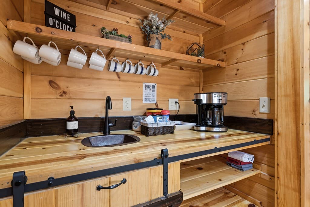 220 Solar Drive, Blue Ridge GA 30513 - Photo
