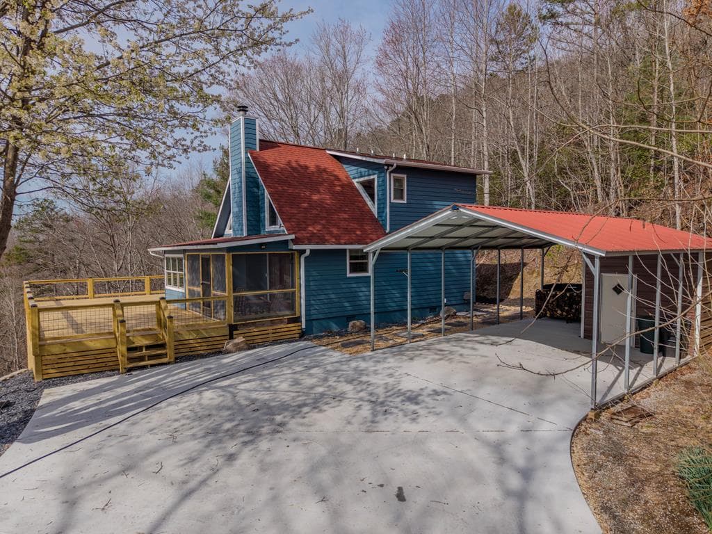 355 Up The Creek Trail, Hayesville NC 28904 - Primary photo