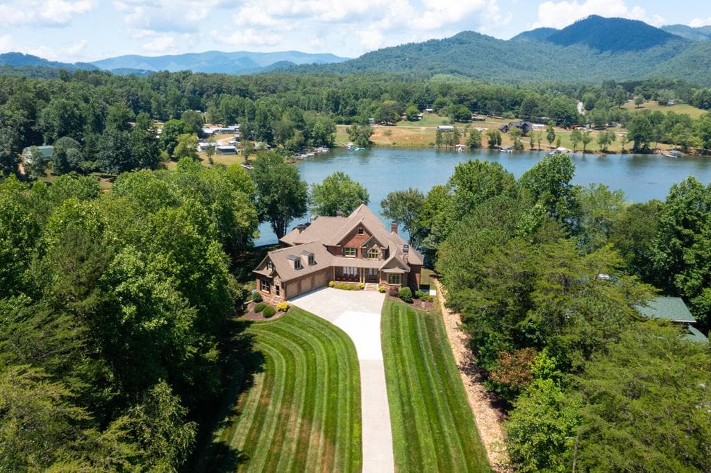234 Shores Drive, Hayesville NC 28904 - Photo