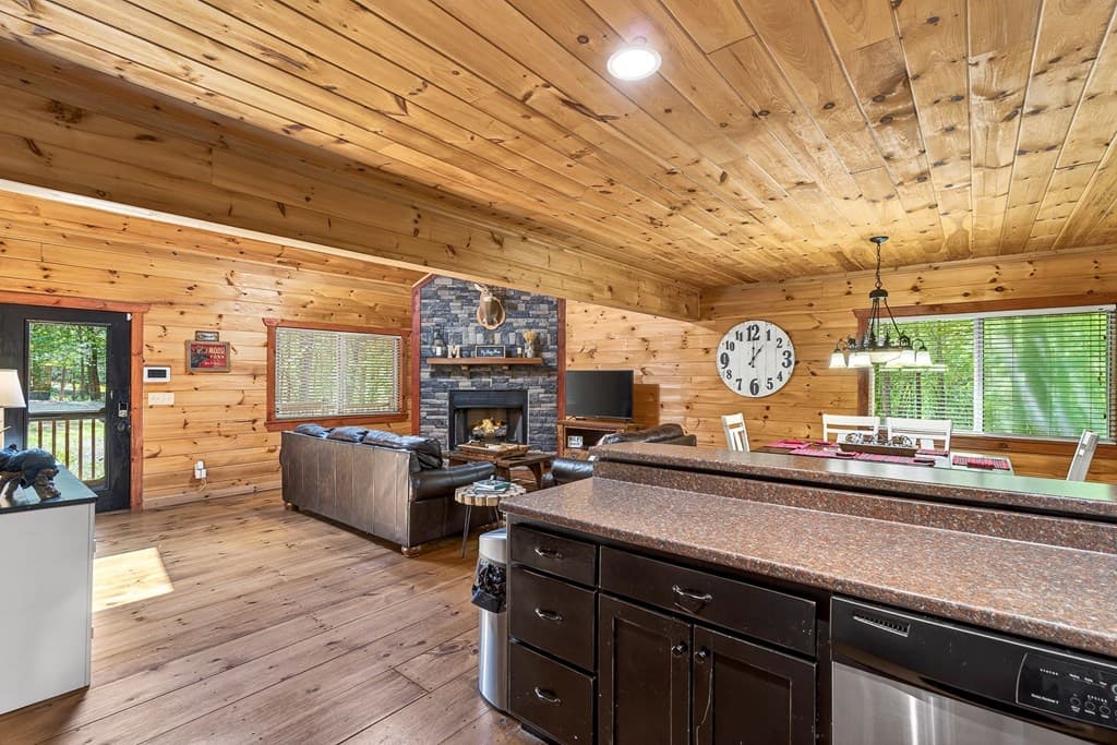 239 Reindeer Lane, Talking Rock GA 30175 - Photo