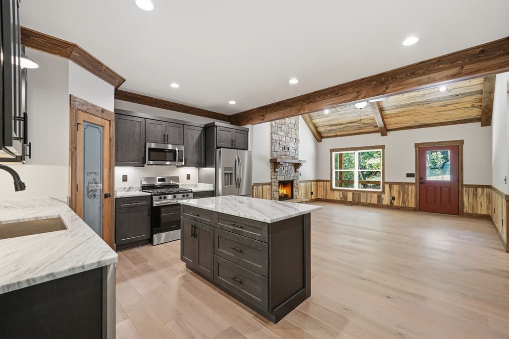121 Orbit Lane, Ellijay GA 30540 - Photo