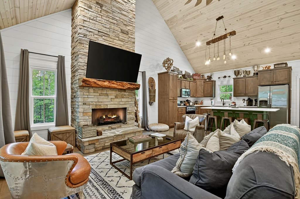 285 Pine Terrace Circle, Blue Ridge GA 30513 - Photo
