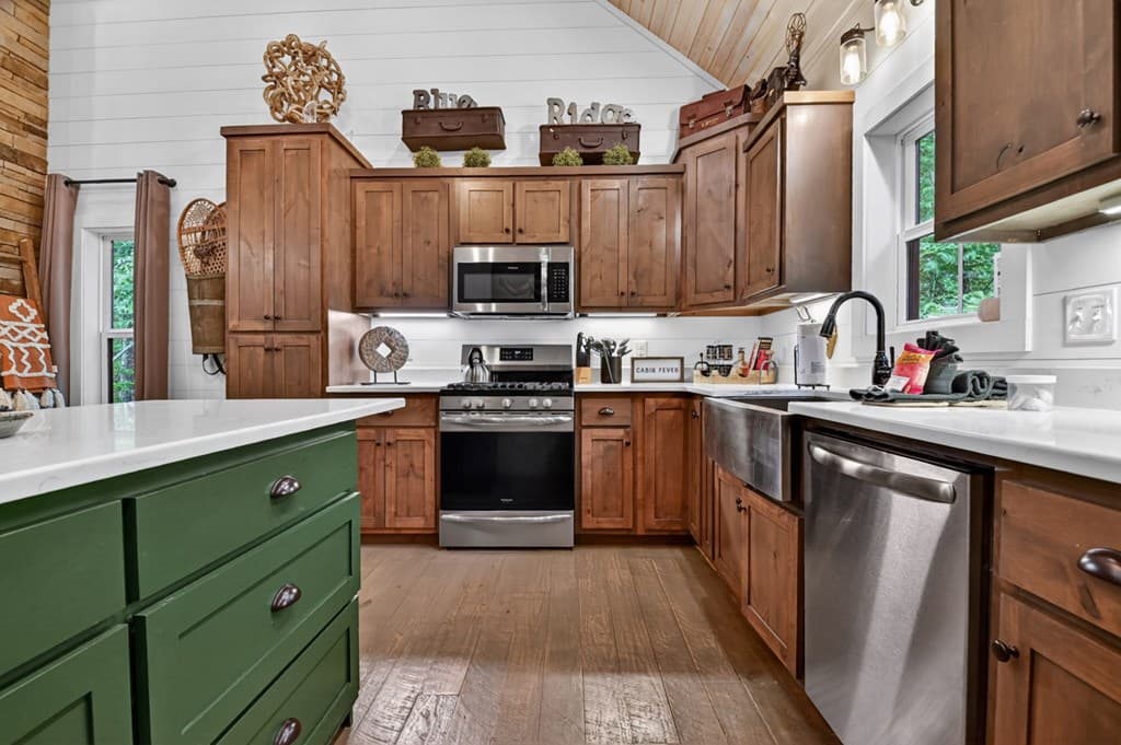 285 Pine Terrace Circle, Blue Ridge GA 30513 - Photo