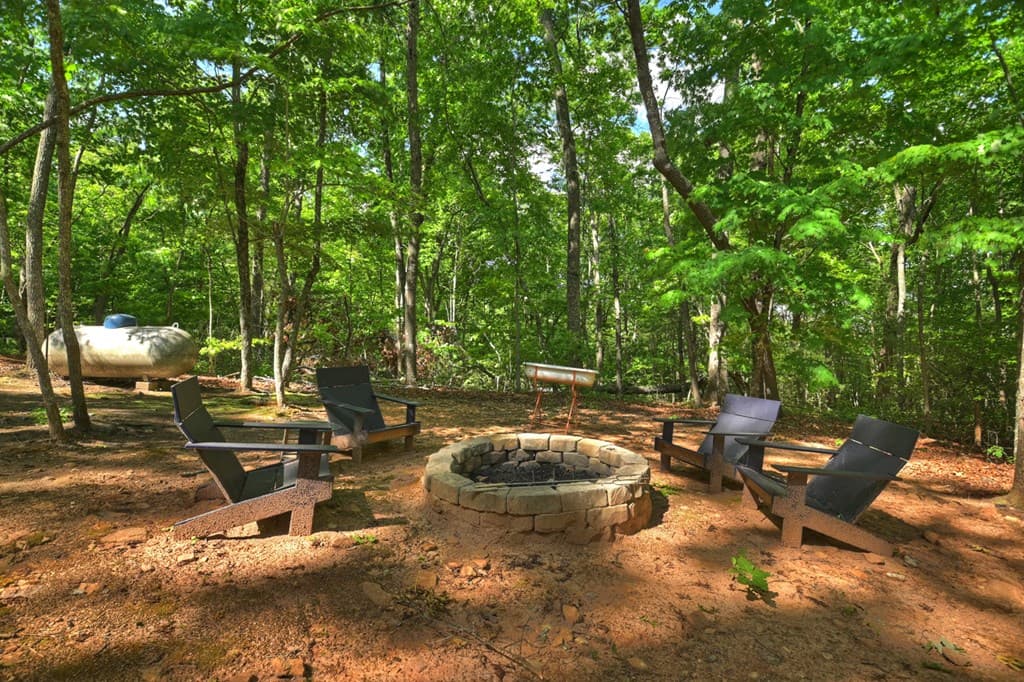 285 Pine Terrace Circle, Blue Ridge GA 30513 - Photo