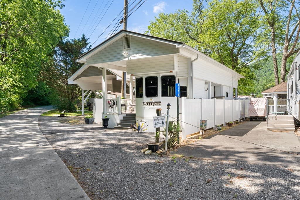 4179 Riverbank Run, Hiawassee GA 30546 - Photo