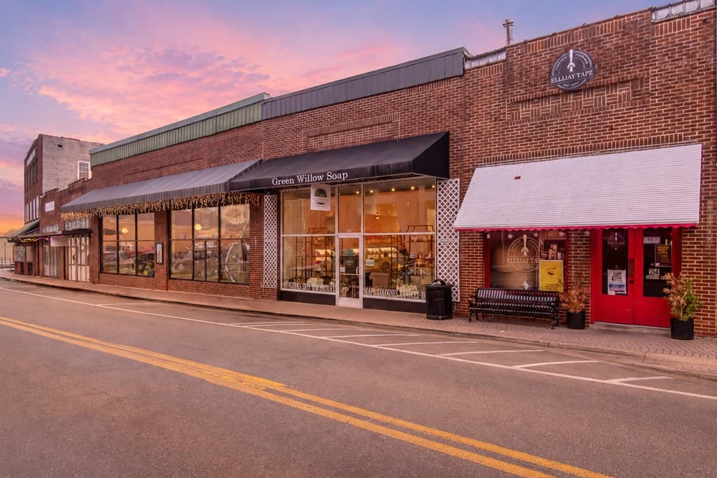 28 N Main Street, Ellijay GA 30540 - Photo