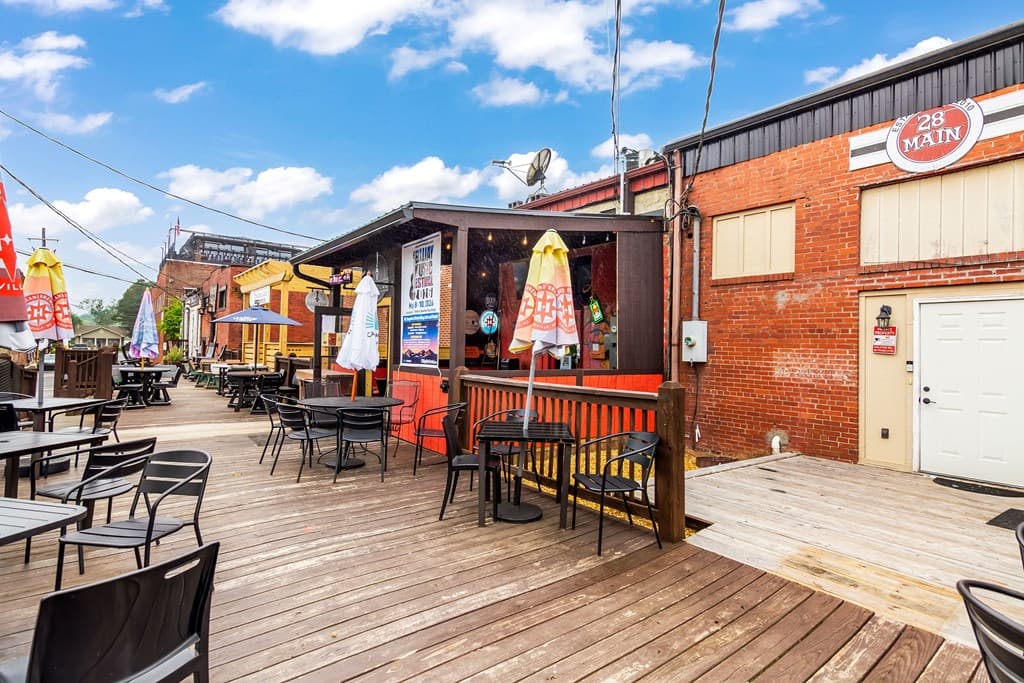 28 N Main Street, Ellijay GA 30540 - Photo