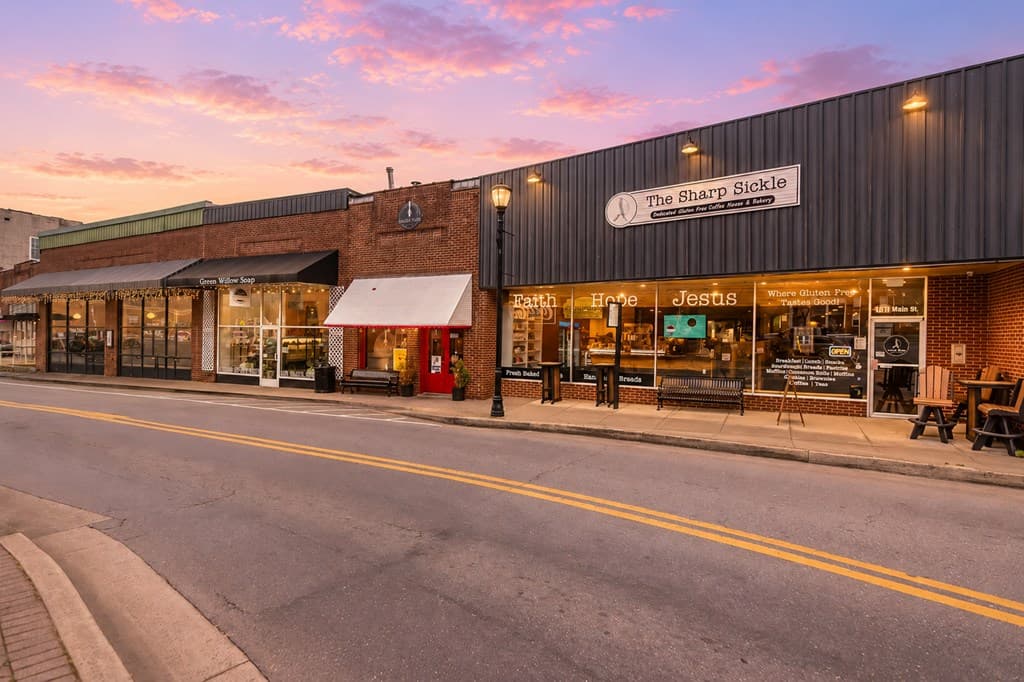 28 N Main Street, Ellijay GA 30540 - Photo