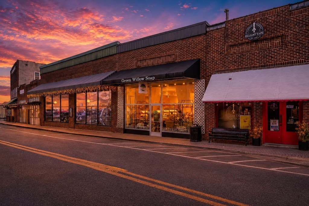 28 N Main Street, Ellijay GA 30540 - Photo