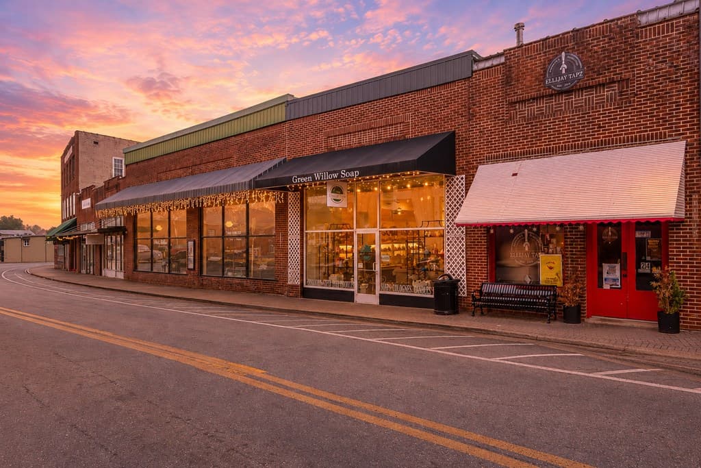 28 N Main Street, Ellijay GA 30540 - Photo