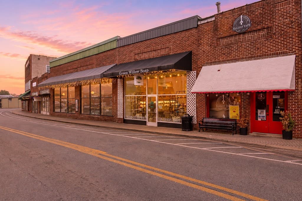 28 N Main Street, Ellijay GA 30540 - Photo