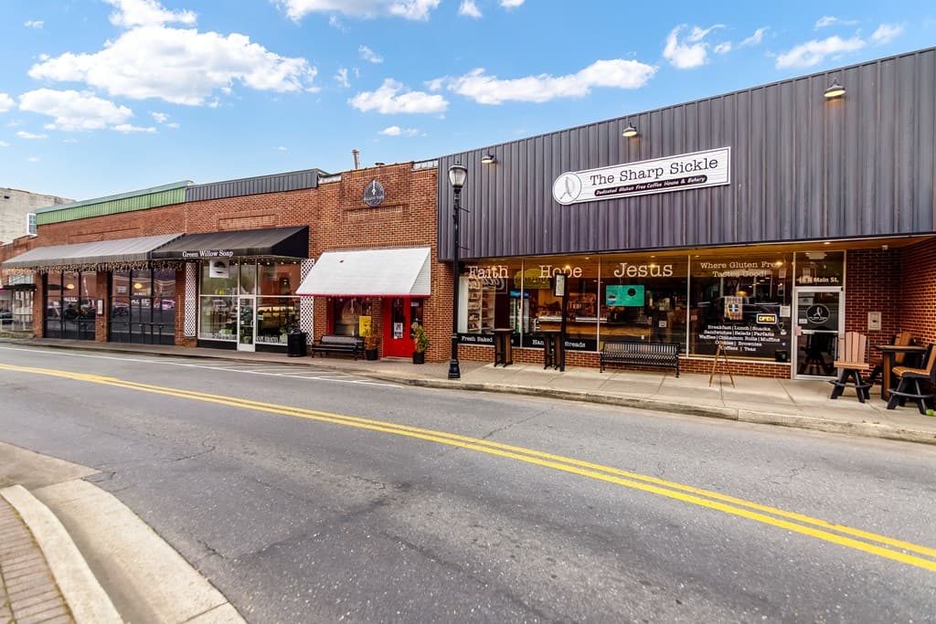 28 N Main Street, Ellijay GA 30540 - Photo