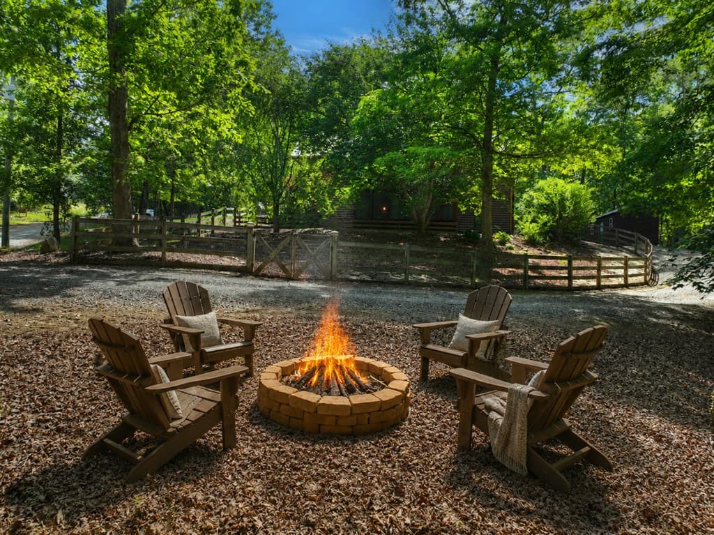 141 Gallery Court, Ellijay GA 30540 - Photo