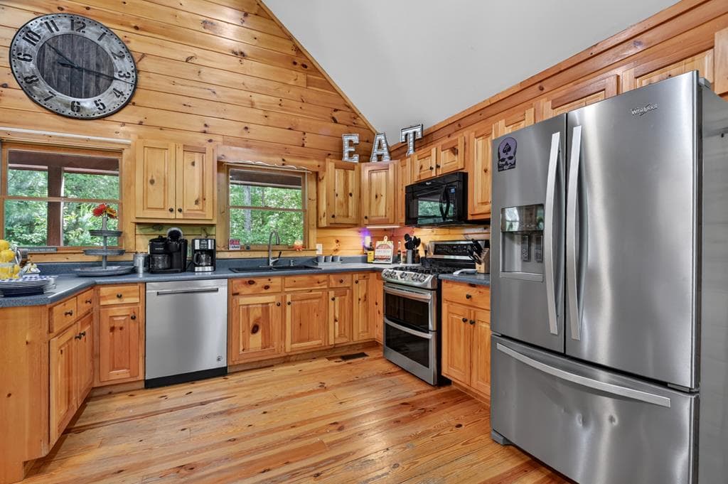 141 Gallery Court, Ellijay GA 30540 - Photo