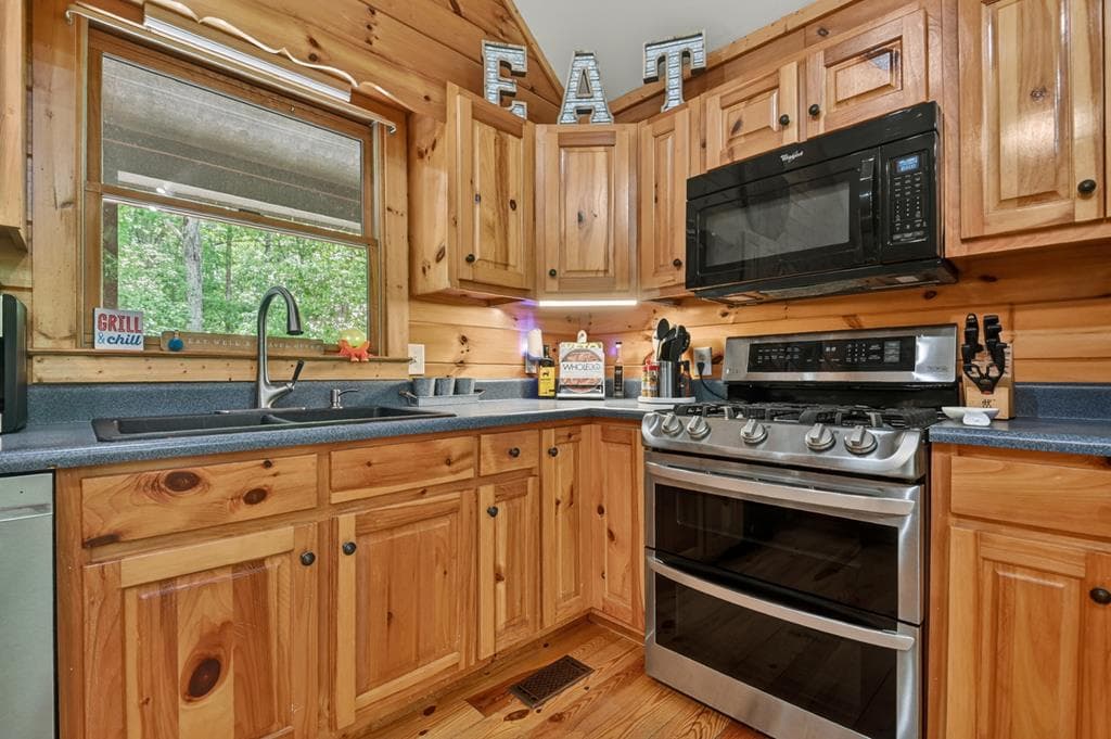 141 Gallery Court, Ellijay GA 30540 - Photo
