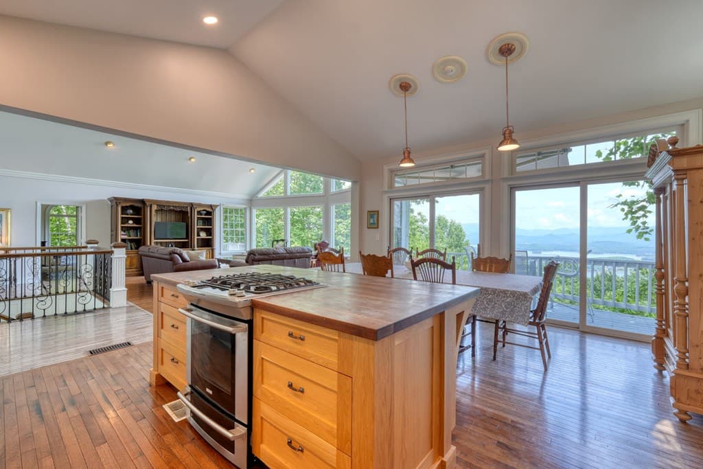 860 Ramey Mountain Road, Hiawassee GA 30546 - Photo