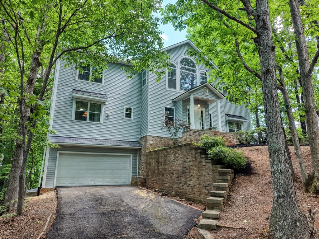 860 Ramey Mountain Road, Hiawassee GA 30546 - Photo