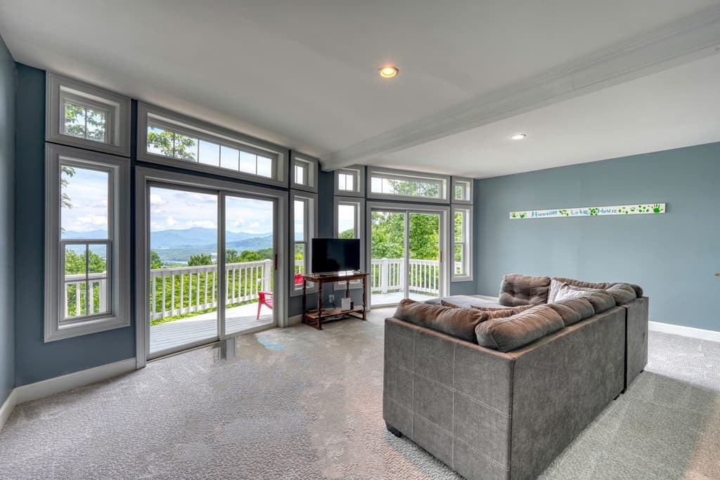 860 Ramey Mountain Road, Hiawassee GA 30546 - Photo