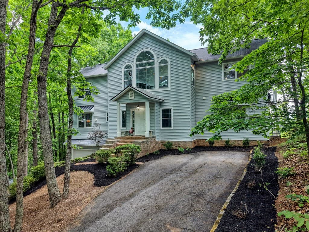 860 Ramey Mountain Road, Hiawassee GA 30546 - Photo