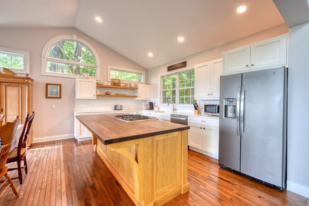 860 Ramey Mountain Road, Hiawassee GA 30546 - Photo