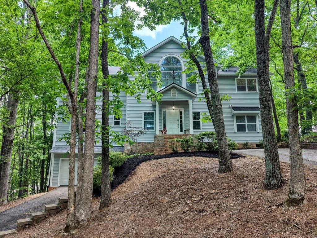 860 Ramey Mountain Road, Hiawassee GA 30546 - Photo